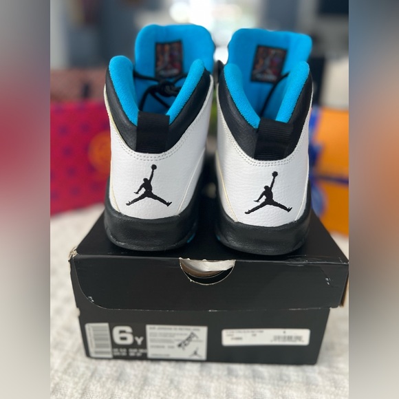Jordan Retro 10s, Brand New in Box, sz. 6 youth (7.5-8 women) black, white, blue - Picture 5 of 6